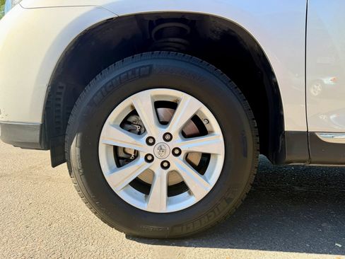 Used 2011 Toyota Highlander SE w/ Tow Pkg AWD/4WD image 20