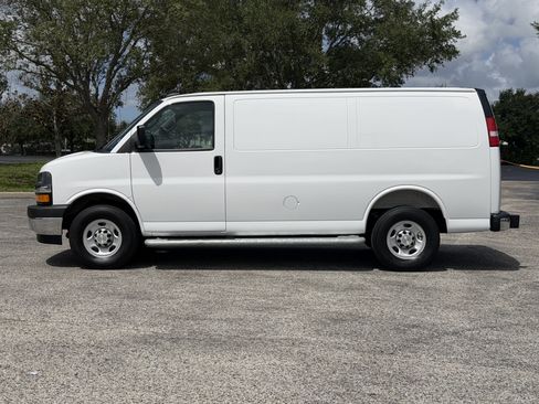 Used 2025 Chevrolet Express 2500 w/ Driver Convenience Package RWD image 2