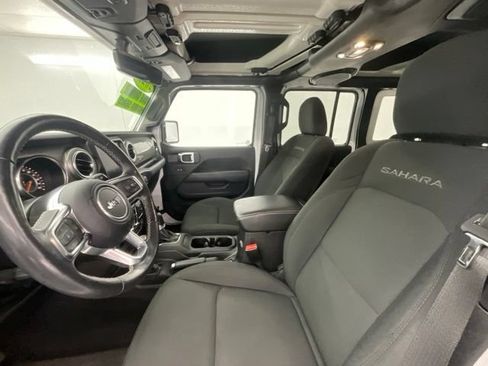 Used 2022 Jeep Wrangler Unlimited Sahara w/ Dual Top Group AWD/4WD image 16