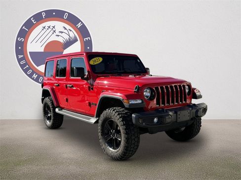 Used 2021 Jeep Wrangler Unlimited Sahara image 2