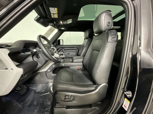 Used 2023 Land Rover Defender 90 SE image 16