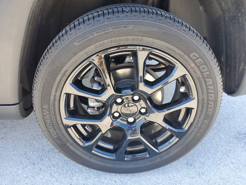 Used 2022 Jeep Compass Latitude image 7