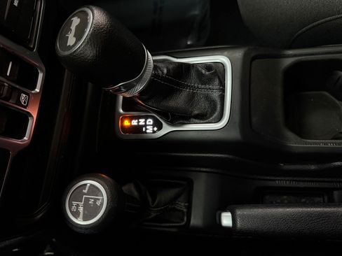 Used 2024 Jeep Wrangler Unlimited Sport AWD/4WD image 15