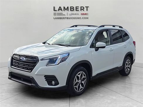 Used 2023 Subaru Forester Premium image 1