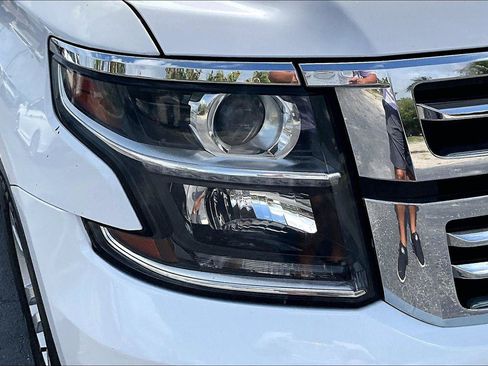 Used 2018 Chevrolet Suburban LT RWD image 33