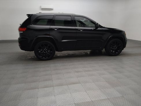 Used 2020 Jeep Grand Cherokee Altitude RWD image 10