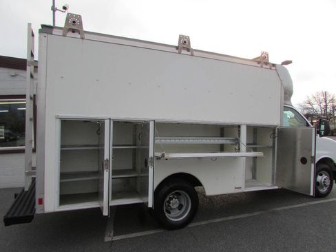 Used 2020 Chevrolet Express 3500 w/ Power Convenience Package RWD image 6