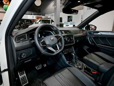 Used 2024 Volkswagen Tiguan SE R-Line image 13