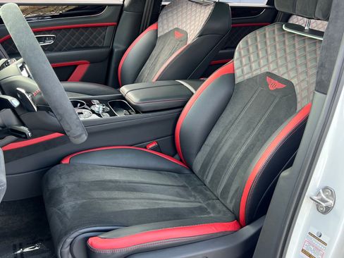 Used 2022 Bentley Bentayga Speed AWD/4WD image 17