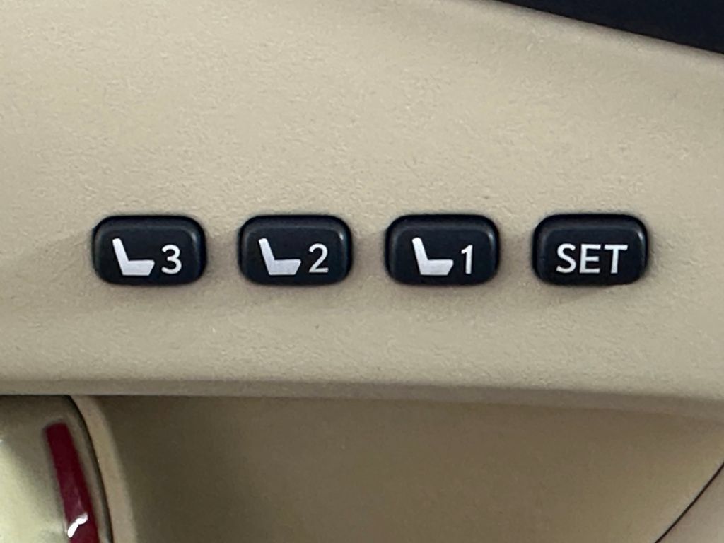 Used 2013 Lexus RX 350 AWD w/ Premium Pkg image 39