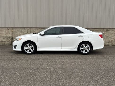 Used 2012 Toyota Camry SE FWD image 6