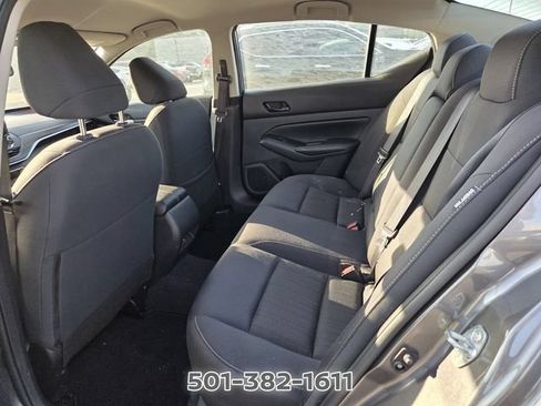 Used 2024 Nissan Altima 2.5 SV FWD image 10