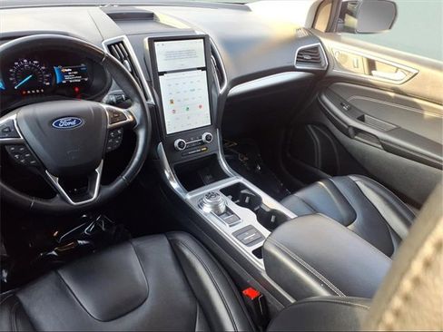 Used 2022 Ford Edge Titanium image 5