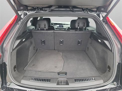 Used 2023 Cadillac XT4 Premium Luxury image 12