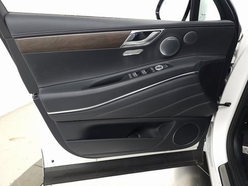 New 2025 Genesis GV80 3.5T Prestige image 10