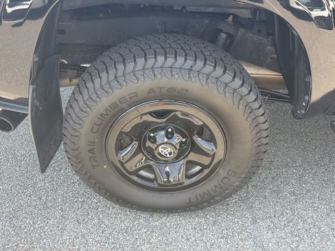 Certified 2023 Toyota Tacoma SR AWD/4WD image 22