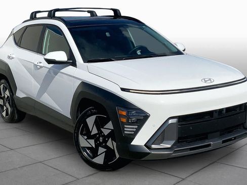 Used 2024 Hyundai Kona Limited FWD image 3