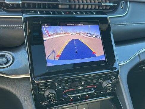 Used 2023 Jeep Grand Cherokee L Altitude image 20