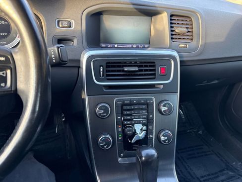 Used 2012 Volvo S60 T5 w/ Climate Pkg image 17