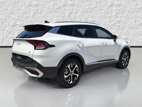 Used 2023 Kia Sportage EX AWD/4WD image 3