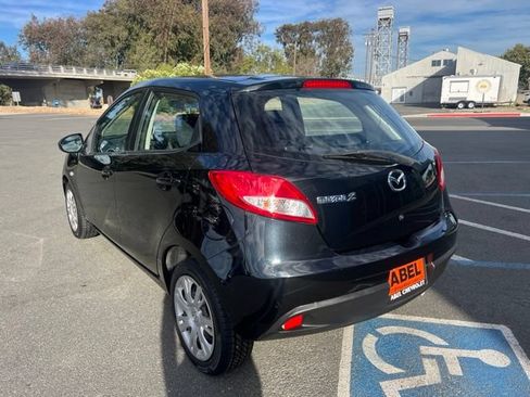 Used 2014 MAZDA MAZDA2 Sport FWD image 10