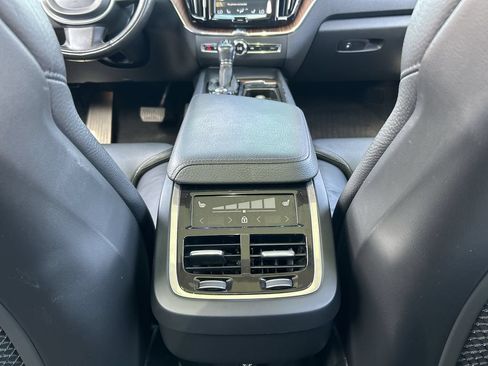 Used 2020 Volvo XC60 T6 Inscription w/ Protection Package Premier AWD/4WD image 22