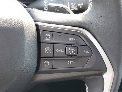 New 2025 Jeep Grand Cherokee L Altitude image 24