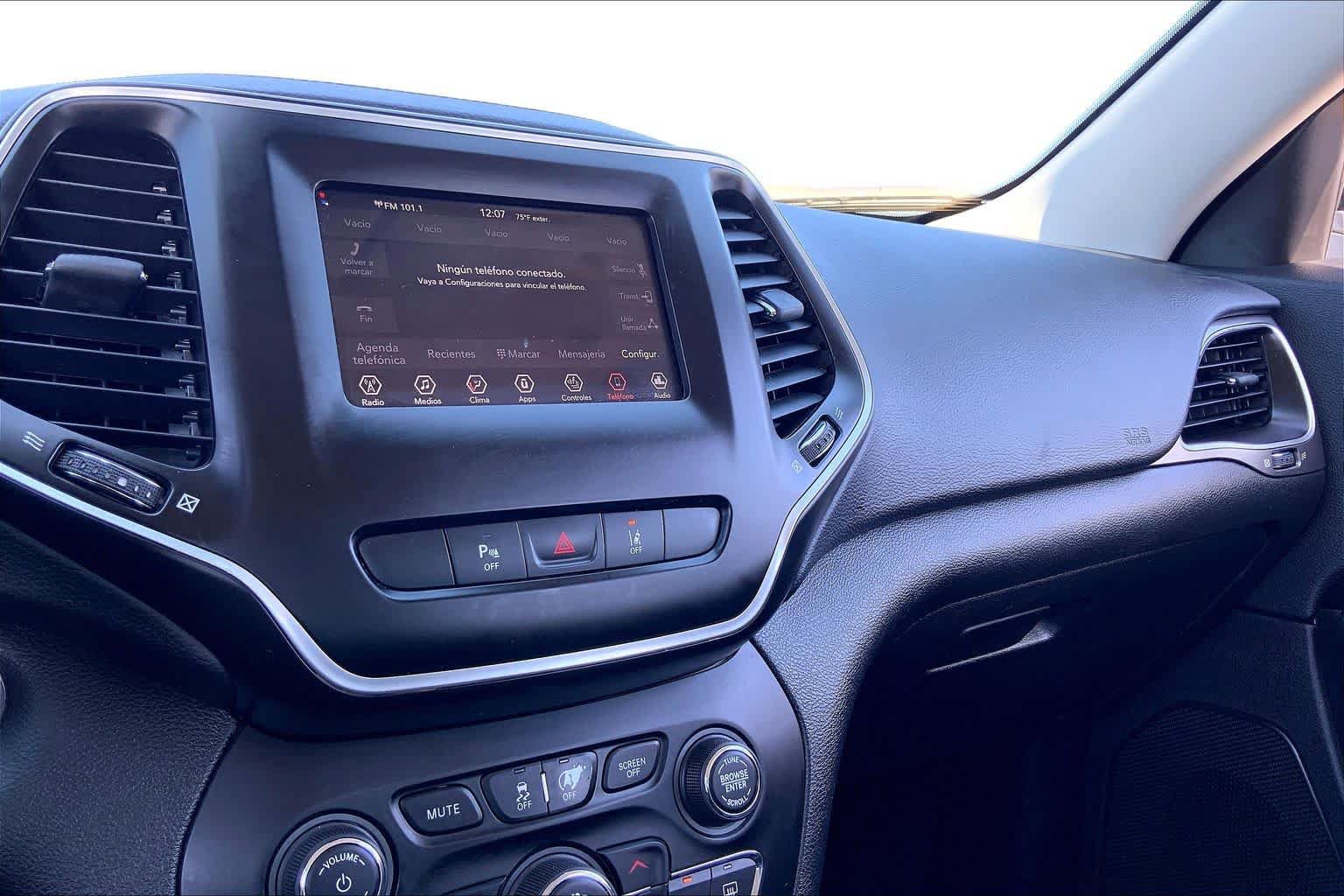 Used 2021 Jeep Cherokee Latitude Plus FWD image 35