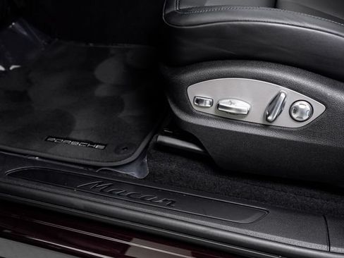 Certified 2026 Porsche Macan AWD/4WD image 10