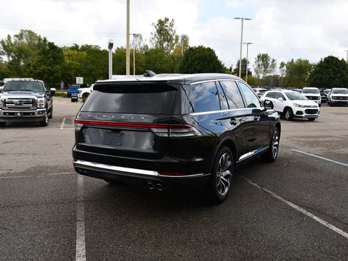Used 2025 Lincoln Aviator AWD image 6