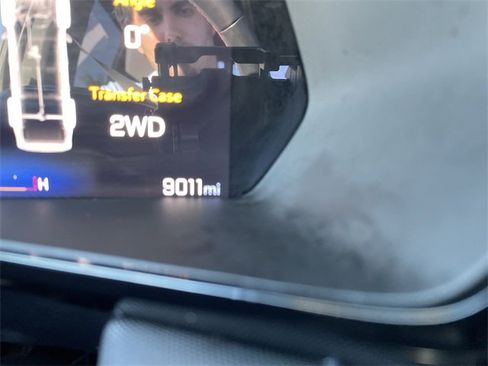 Used 2024 Chevrolet Colorado Z71 w/ Z71 Convenience Package 2 image 12