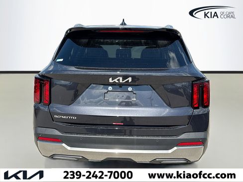New 2026 Kia Sorento S w/ S Panoramic Sunroof Package image 4