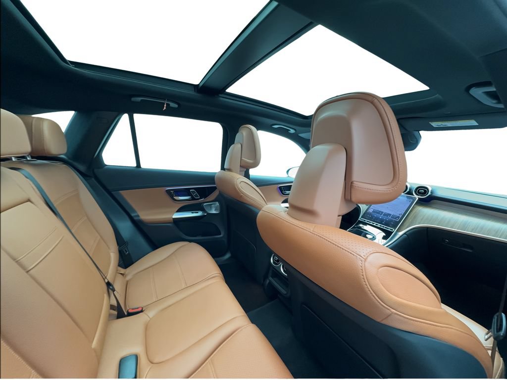 Used 2023 Mercedes-Benz GLC 300 4MATIC w/ Exclusive Trim Package image 27