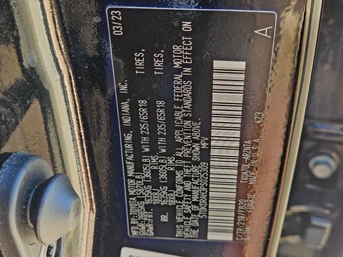 Used 2023 Toyota Highlander LE FWD image 25