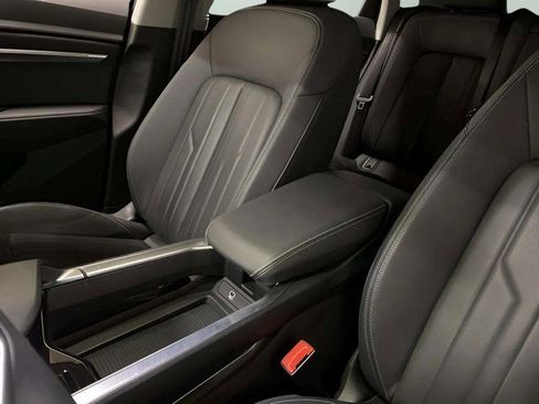 Used 2024 Audi Q8 e-tron Premium Plus w/ Premium Plus Package image 65