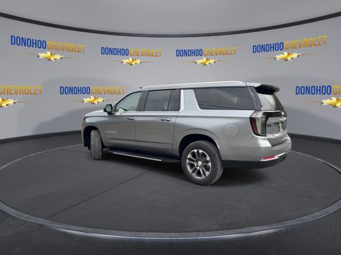 New 2026 Chevrolet Suburban LT w/ Comfort Package image 9