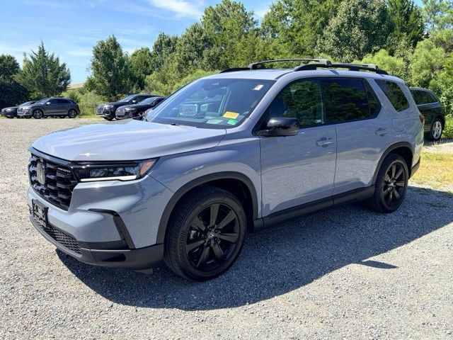 Used 2025 Honda Pilot Black Edition image 1