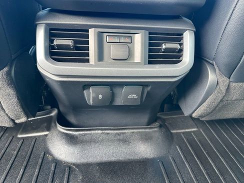 Used 2023 Ford F150 Lariat w/ Equipment Group 502A High image 13