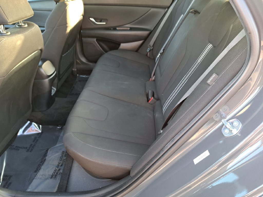 Used 2025 Hyundai Elantra SEL FWD image 14
