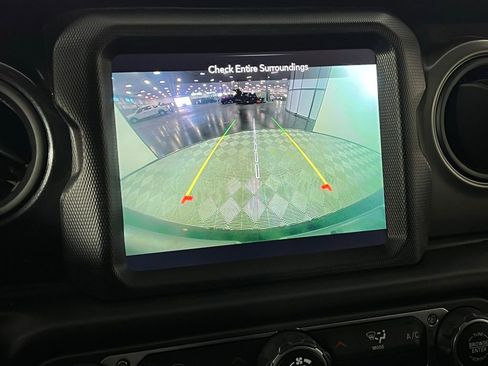 Used 2022 Jeep Wrangler Unlimited Sport image 18