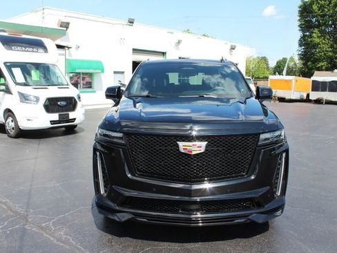 Used 2023 Cadillac Escalade V AWD/4WD image 16
