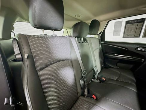 Used 2019 Dodge Journey SE w/ Blacktop Package FWD image 26