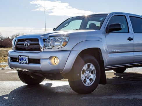 Used 2010 Toyota Tacoma 4x4 Double Cab V6 image 14