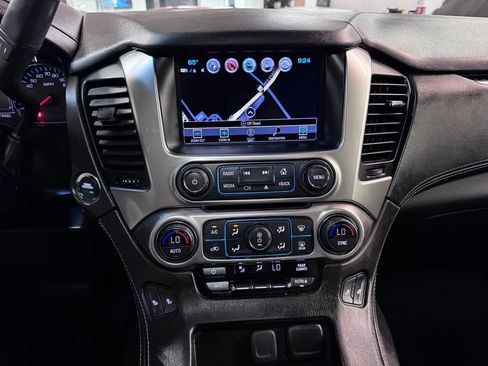 Used 2018 Chevrolet Suburban LT RWD image 27