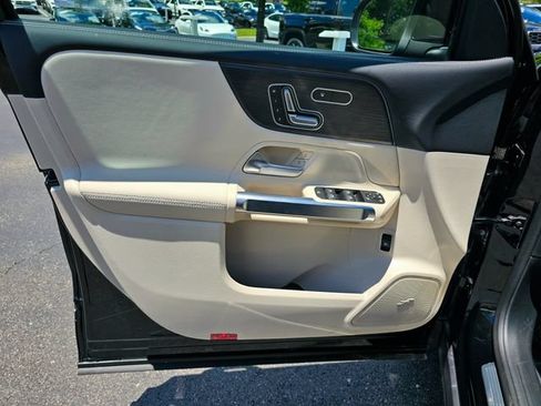 New 2026 Mercedes-Benz GLB 250 4MATIC image 19