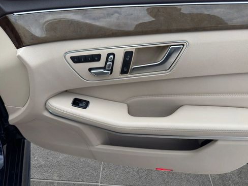 Used 2014 Mercedes-Benz E 350 4MATIC Sedan image 31