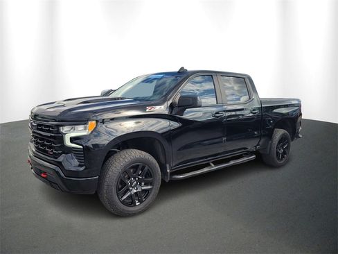 Certified 2022 Chevrolet Silverado 1500 LT Trail Boss w/ Convenience Package II image 2