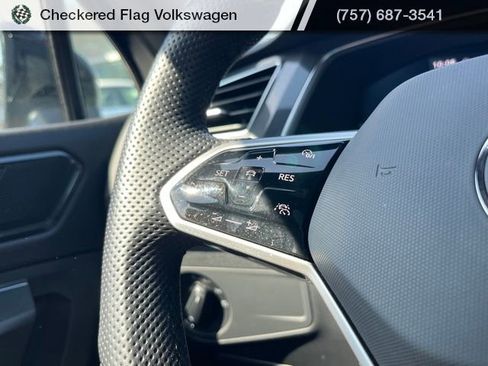 Used 2023 Volkswagen Tiguan SE R-Line image 37