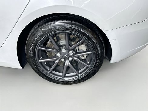 Used 2018 Tesla Model 3 Long Range image 11