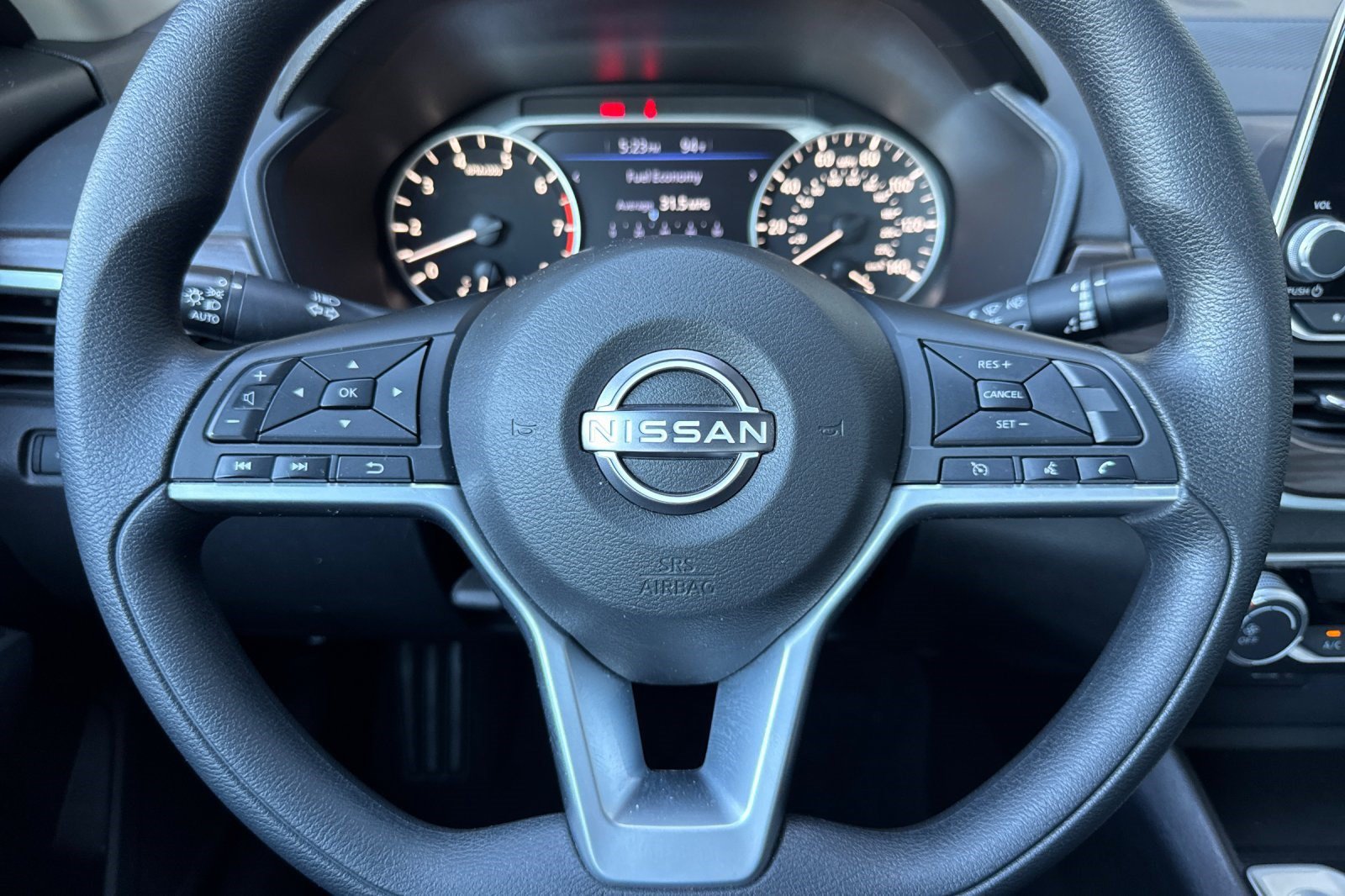 Used 2025 Nissan Altima 2.5 SV FWD image 11